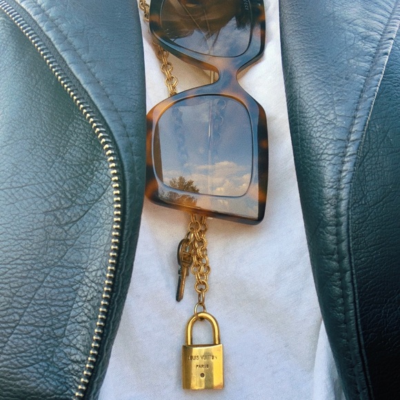 Meet your Posher, Crystal - Picture 1 of 1